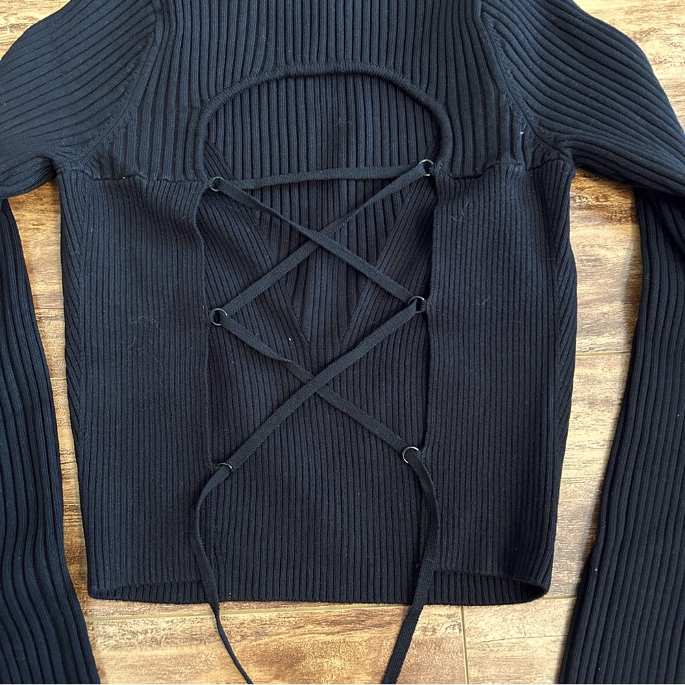 NWT ASTR The Label black knit sweater open back tied fitted top long sleeve XS